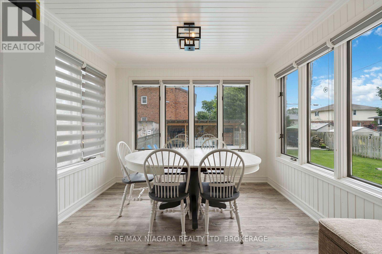 Photo 27 of 48 Michael Drive S, Port Colborne ON