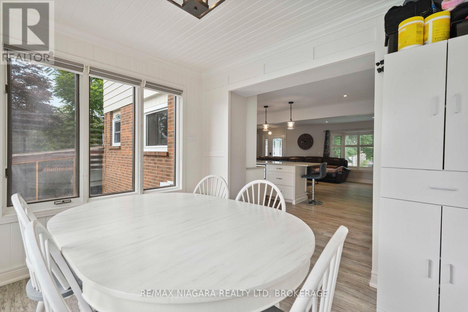 Photo 17 of 48 Michael Drive S, Port Colborne ON