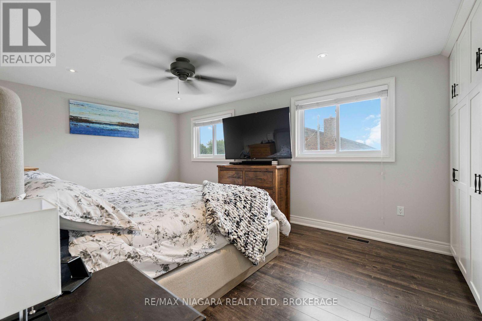 Photo 6 of 48 Michael Drive S, Port Colborne ON