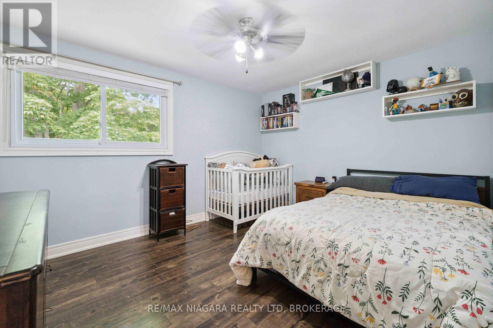 Photo 10 of 48 Michael Drive S, Port Colborne ON