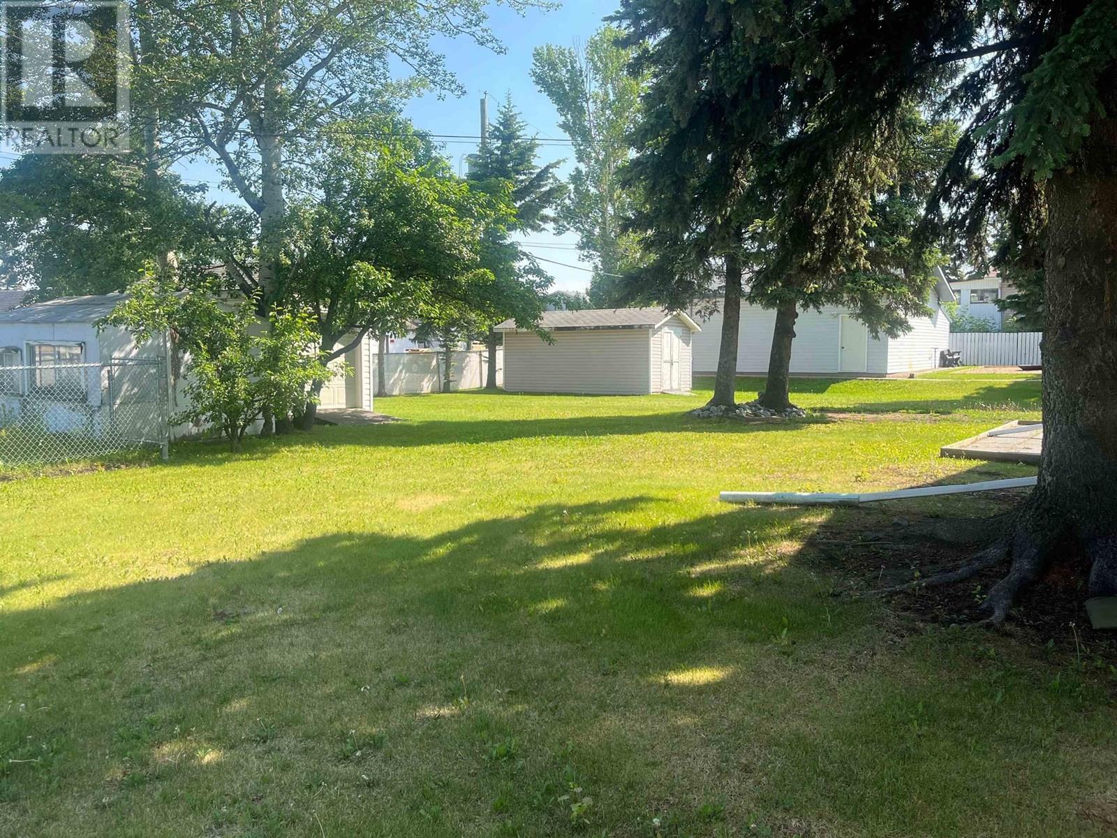 Photo 6 of 9012 9016 101 Avenue, Fort St John BC