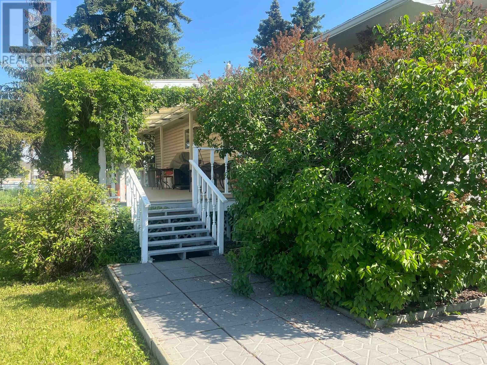 Photo 4 of 9012 9016 101 Avenue, Fort St John BC