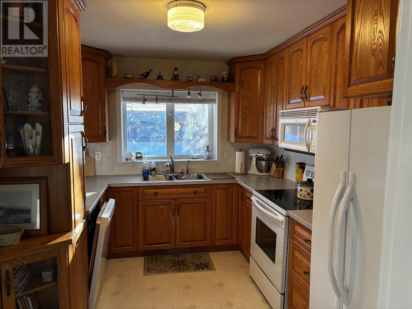 Photo 12 of 9012 9016 101 Avenue, Fort St John BC
