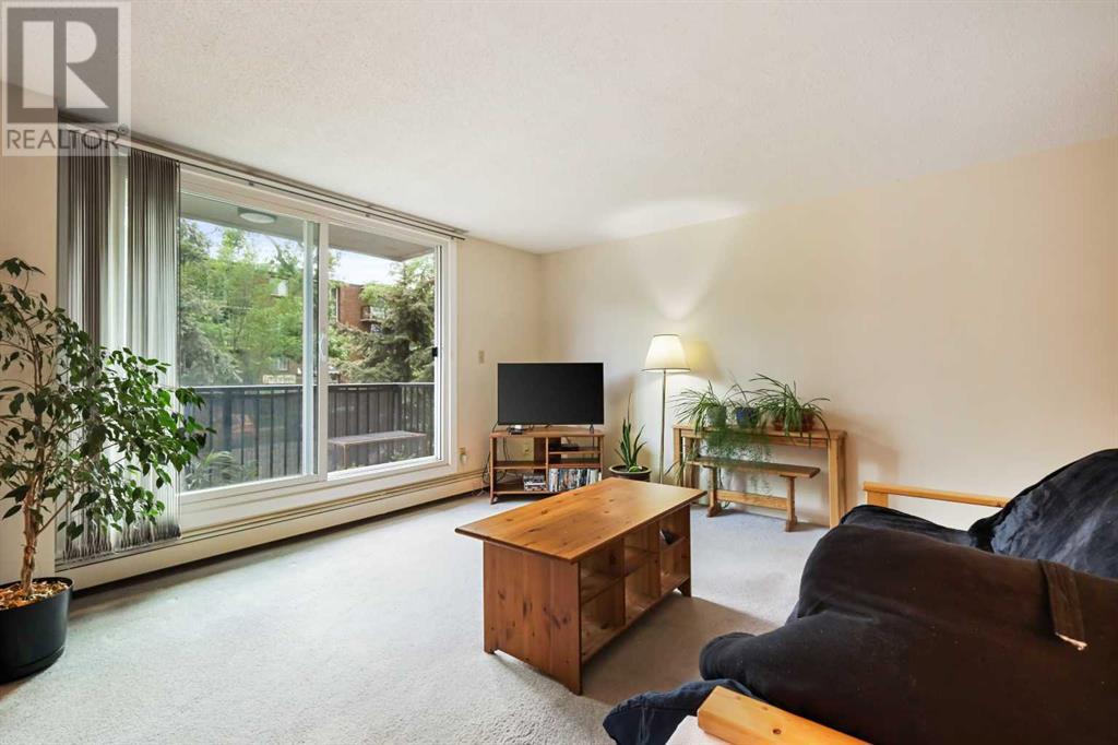 Single Family House for Sale in    Avenue NE Crescent Heights Calgary 
