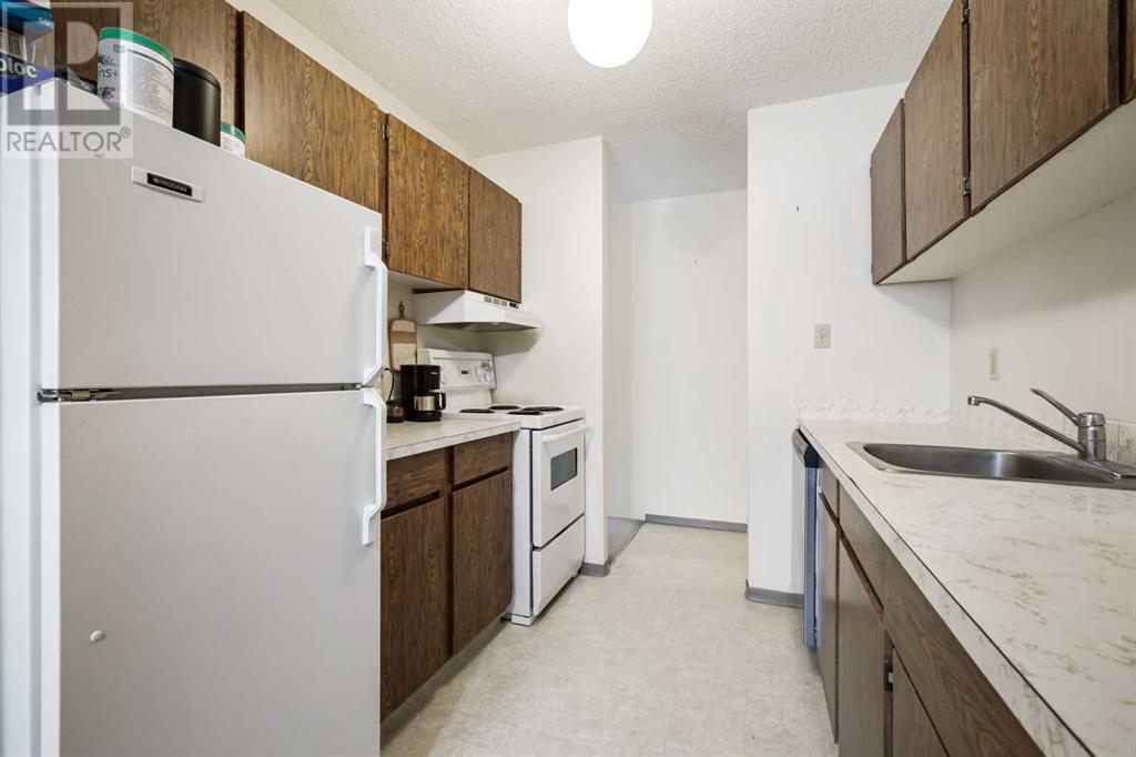 Single Family House for Sale in    Avenue NE Crescent Heights Calgary 