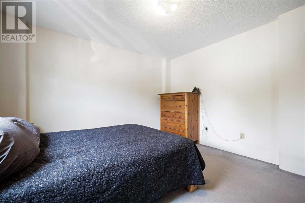 Single Family House for Sale in    Avenue NE Crescent Heights Calgary 