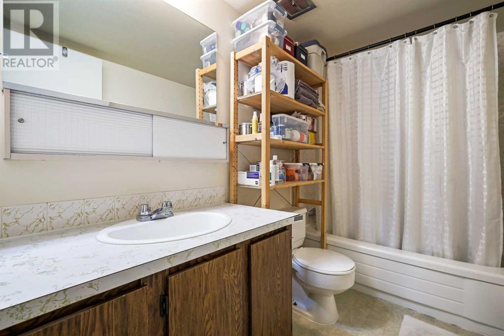Single Family House for Sale in    Avenue NE Crescent Heights Calgary 