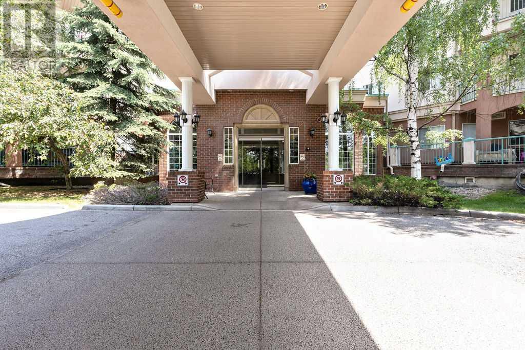 Single Family House for Sale in   Lincoln Way SW Lincoln Park Calgary 