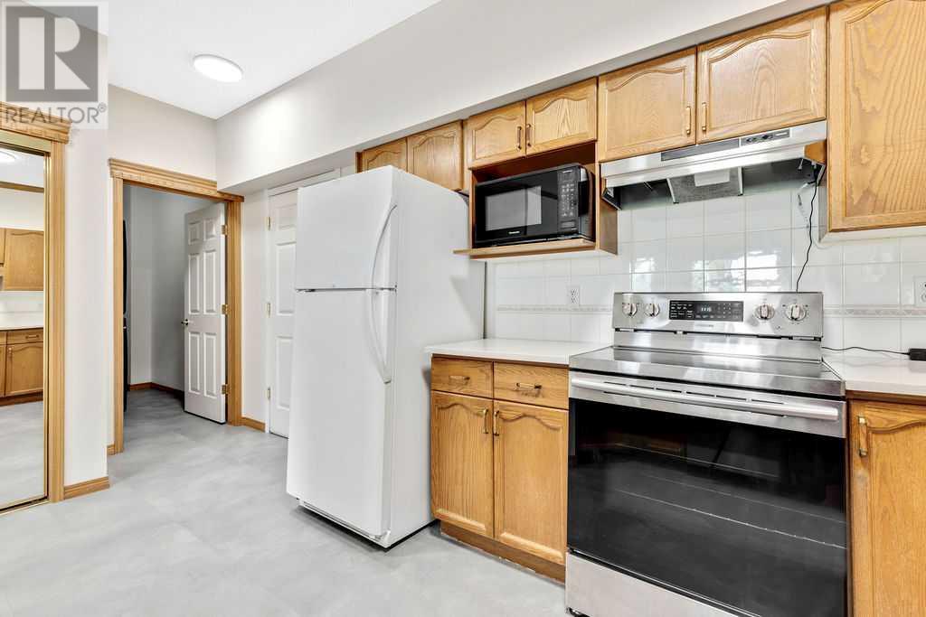 Single Family House for Sale in   Lincoln Way SW Lincoln Park Calgary 