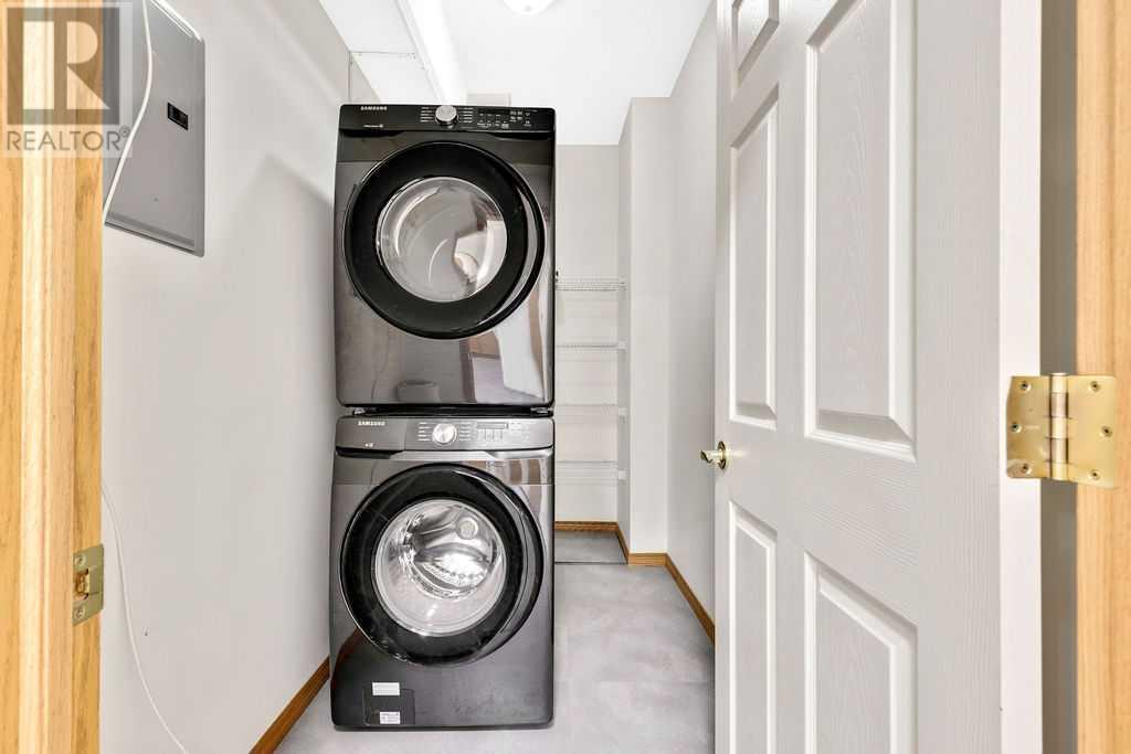 Single Family House for Sale in   Lincoln Way SW Lincoln Park Calgary 