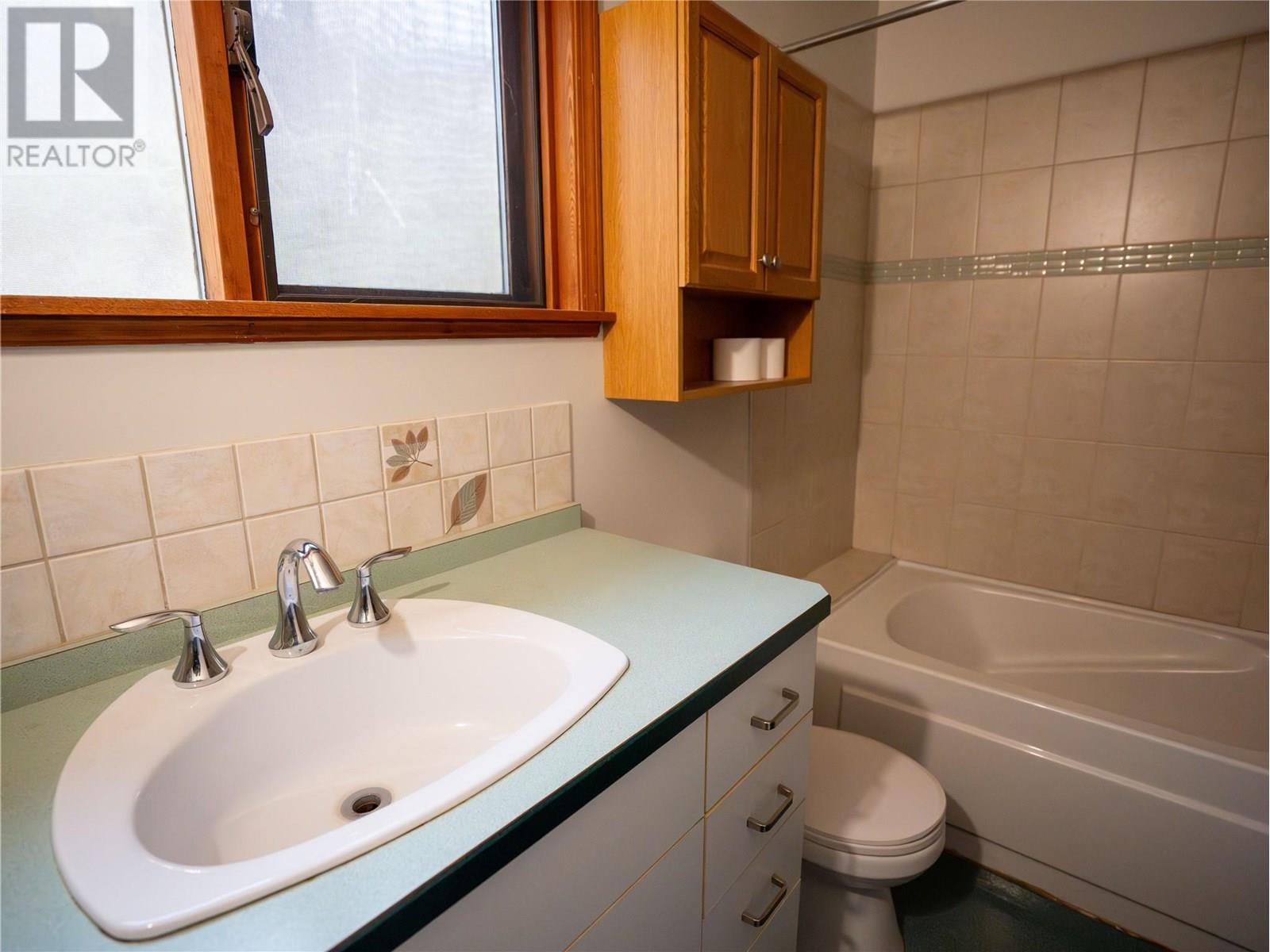 780 Pineview Drive, Kaleden