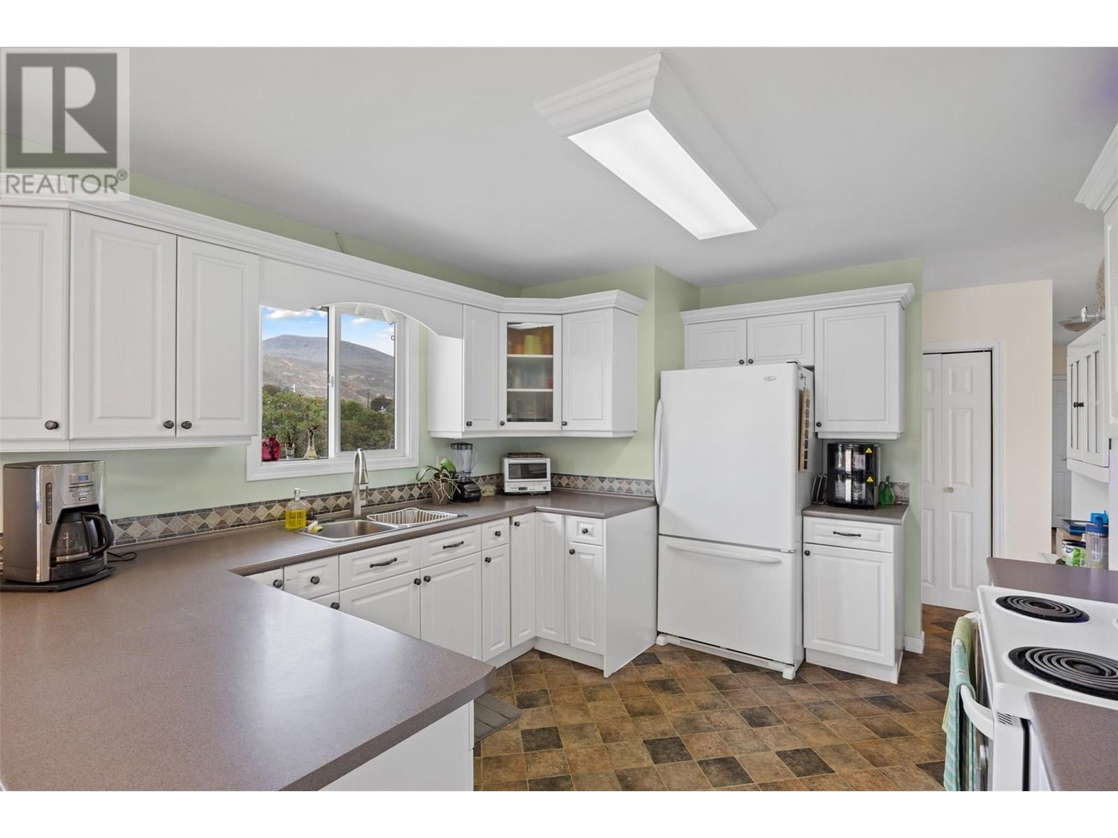 Photo 13 of 2150 Ponderosa Avenue, Kamloops BC