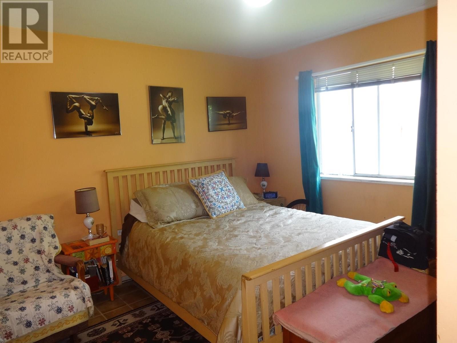 1088 SUNNYSIDE ROAD, Gibsons