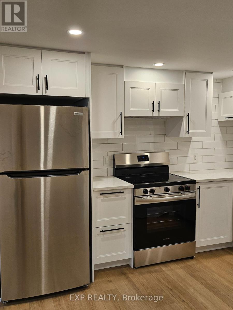 Photo 9 of 3 555 Churchill Avenue N, Ottawa ON