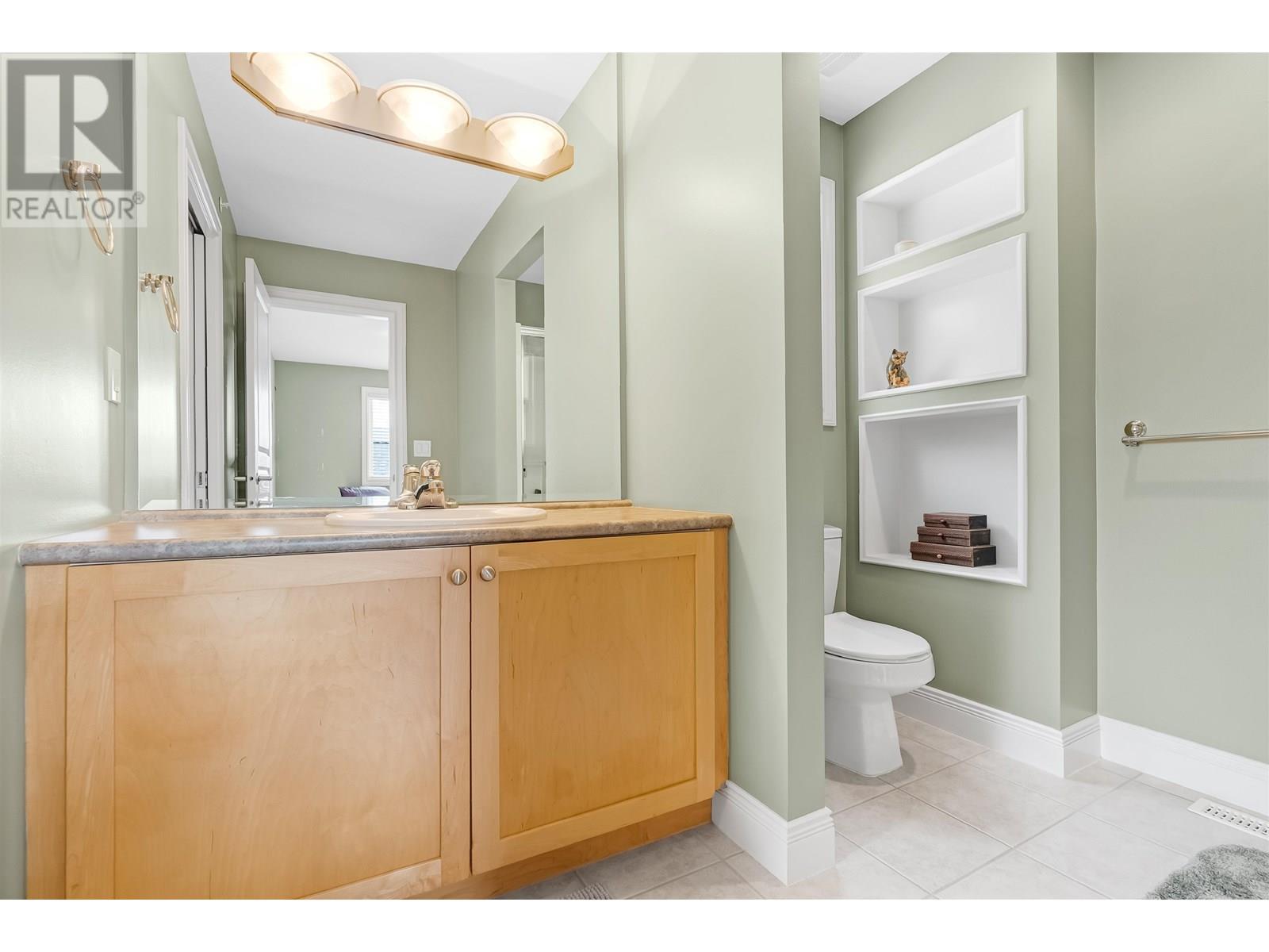 141 19639 MEADOW GARDENS WAY, Pitt Meadows real estate listing R3020487