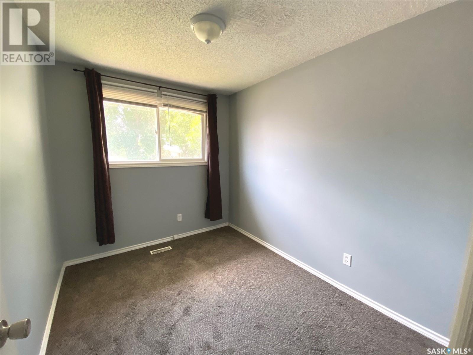 Photo 6 of 119 Mikkelson Drive, Regina SK