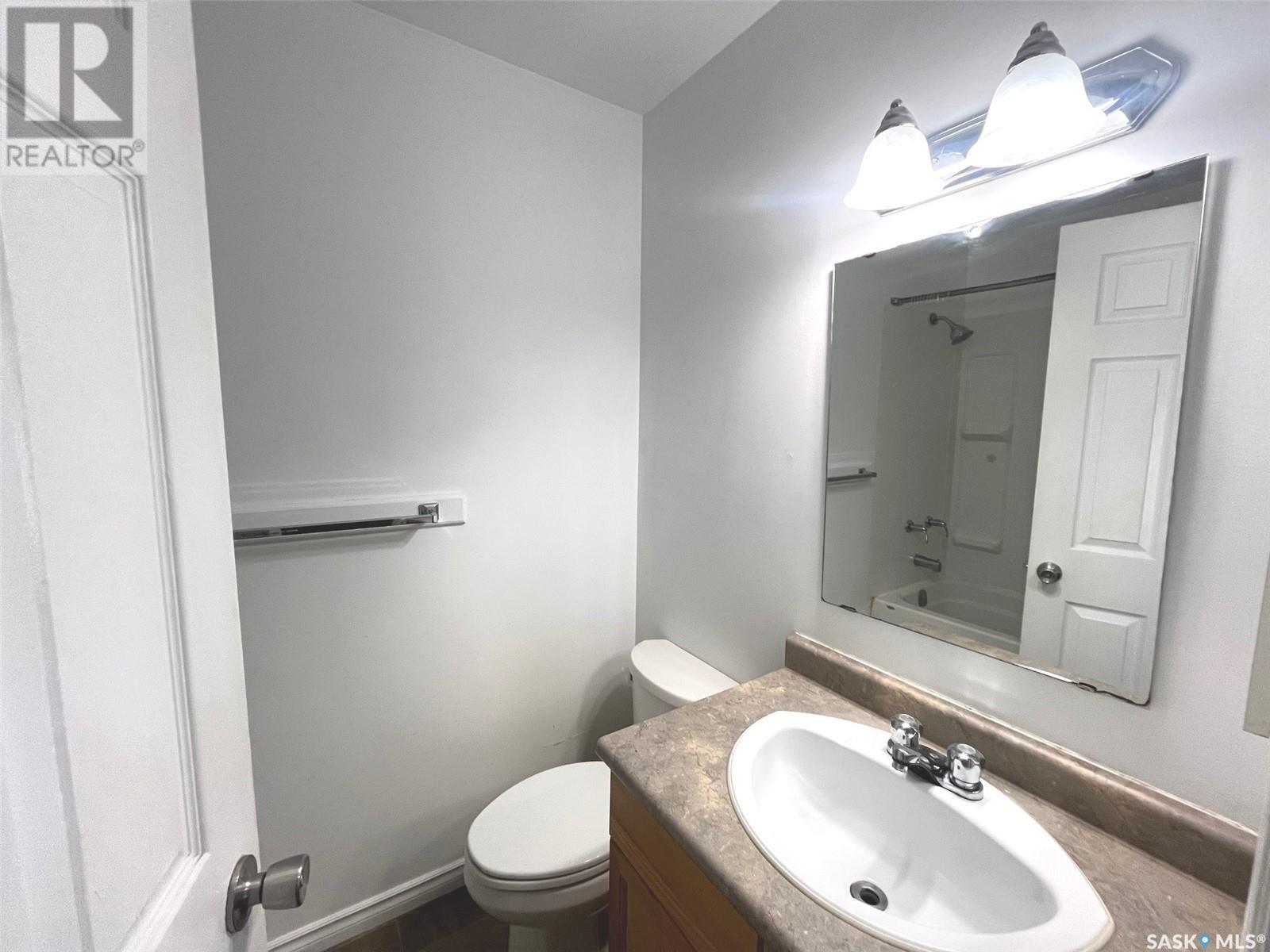Photo 24 of 119 Mikkelson Drive, Regina SK