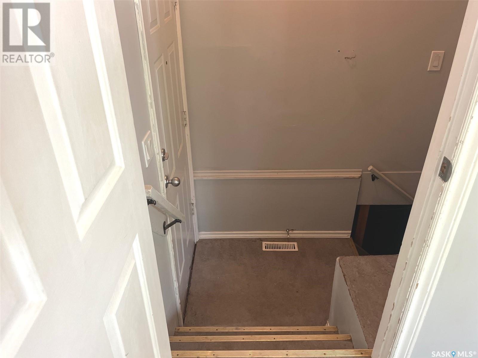 Photo 4 of 119 Mikkelson Drive, Regina SK