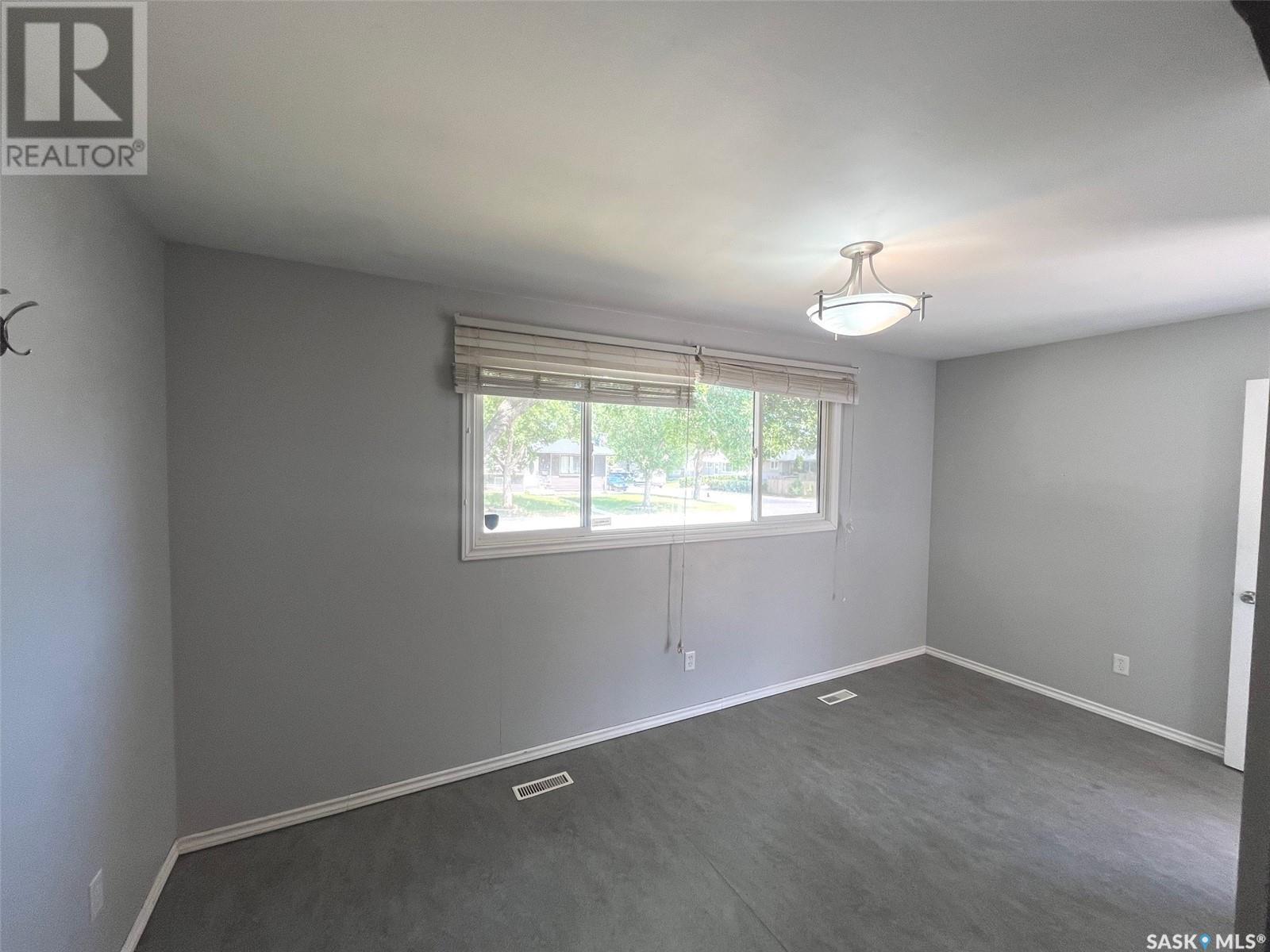 Photo 8 of 119 Mikkelson Drive, Regina SK