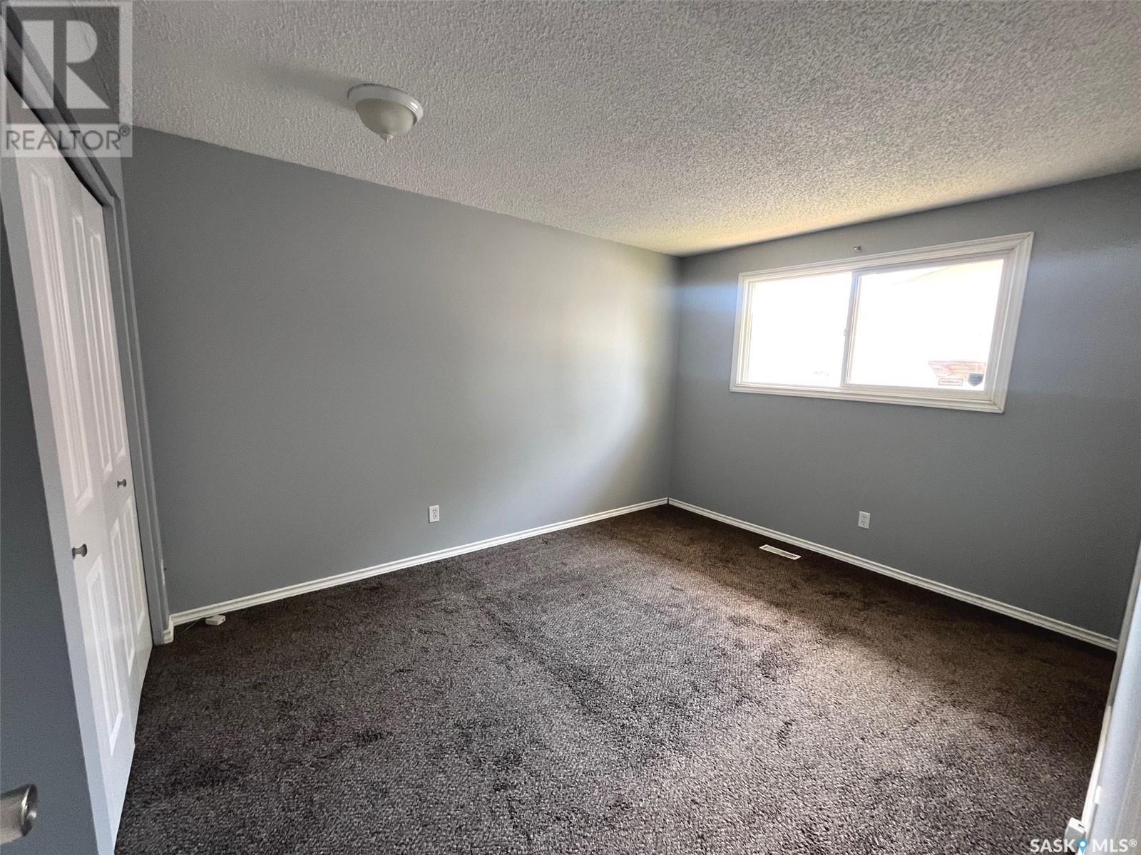 Photo 3 of 119 Mikkelson Drive, Regina SK