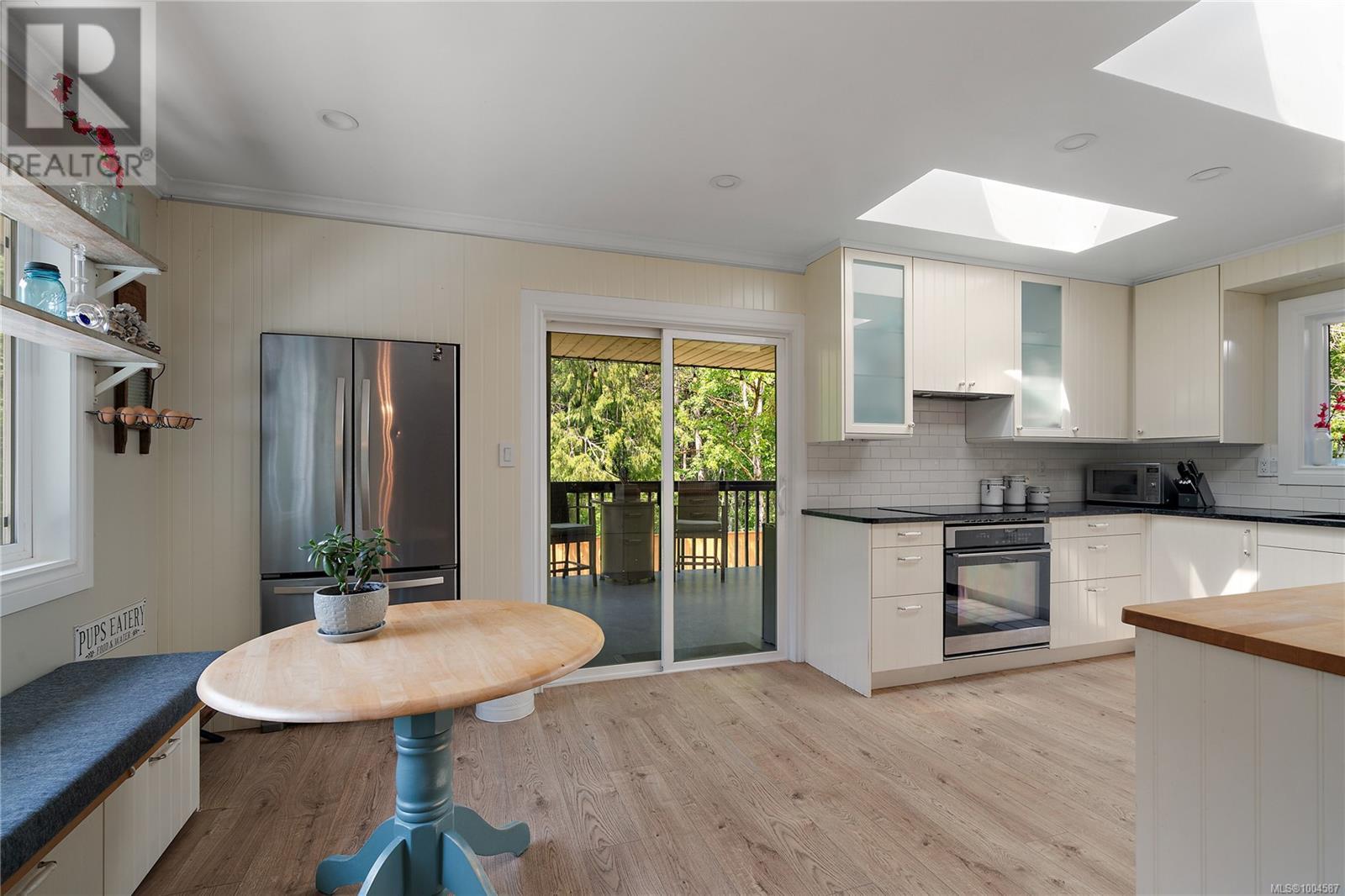 870 Woodcreek Dr, North Saanich