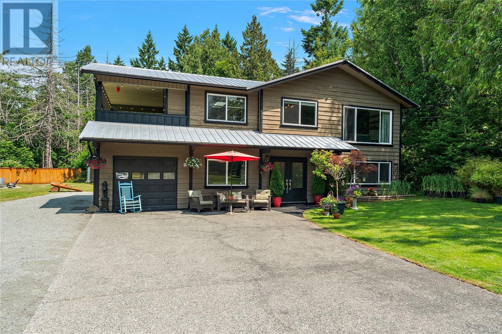 870 Woodcreek Dr, North Saanich