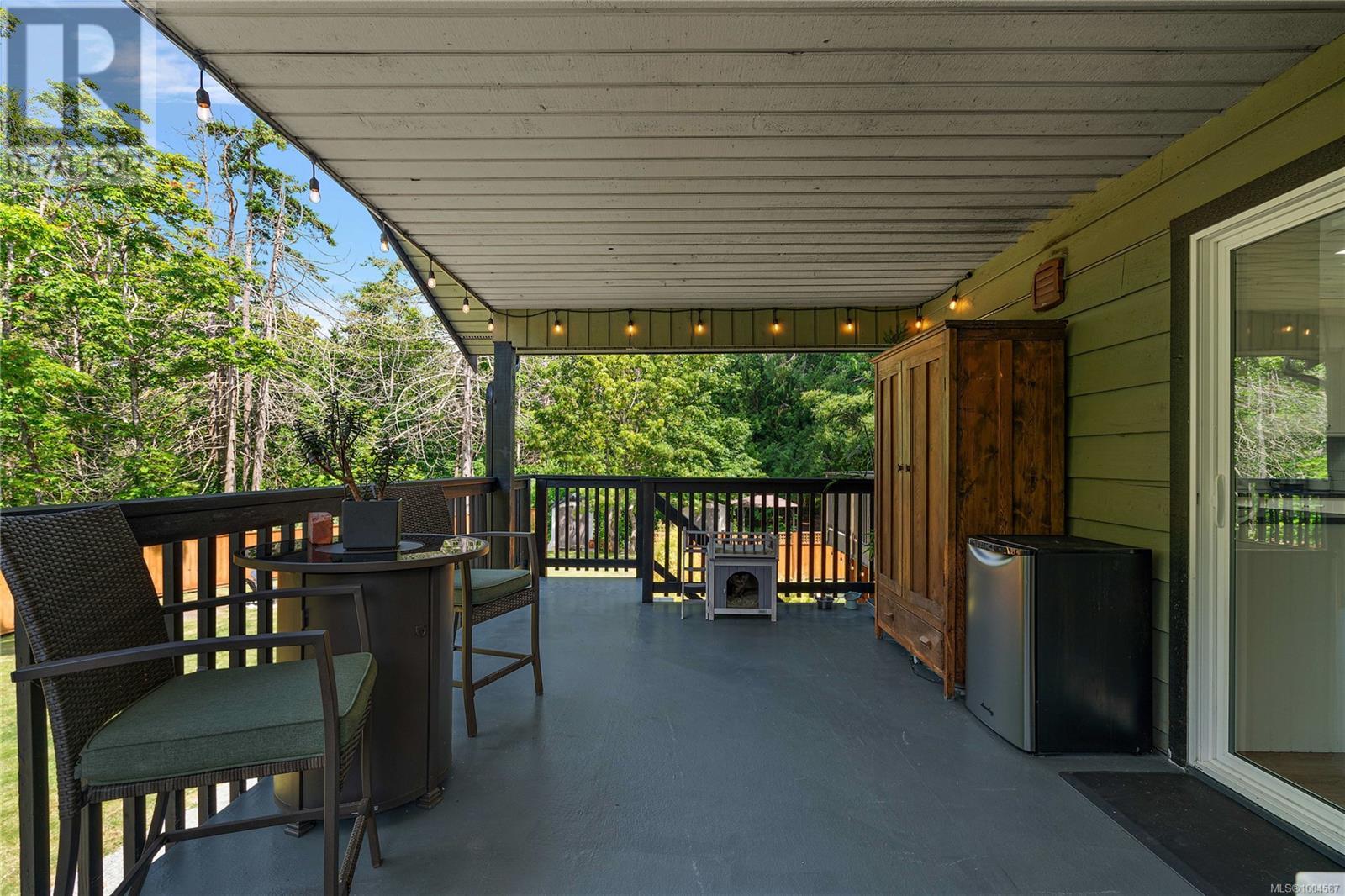 870 Woodcreek Dr, North Saanich