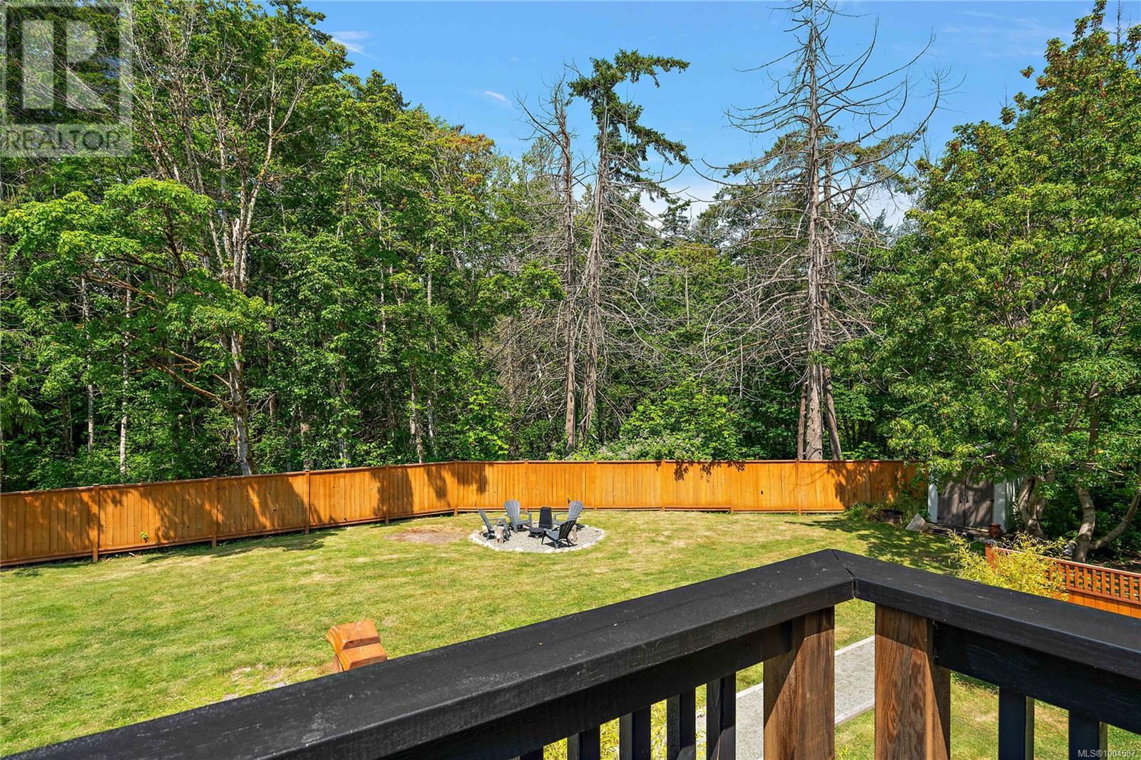 870 Woodcreek Dr, North Saanich
