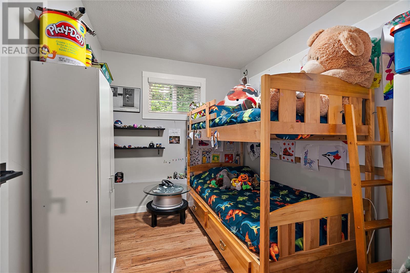 870 Woodcreek Dr, North Saanich