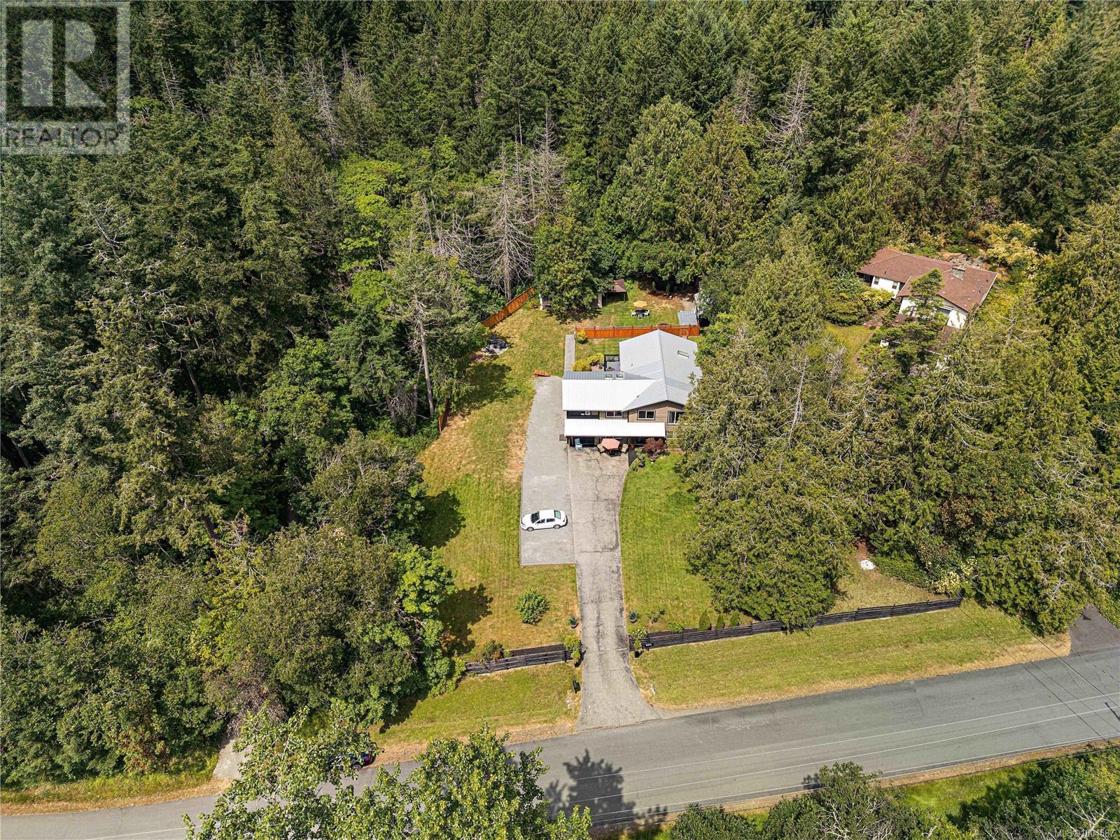 870 Woodcreek Dr, North Saanich