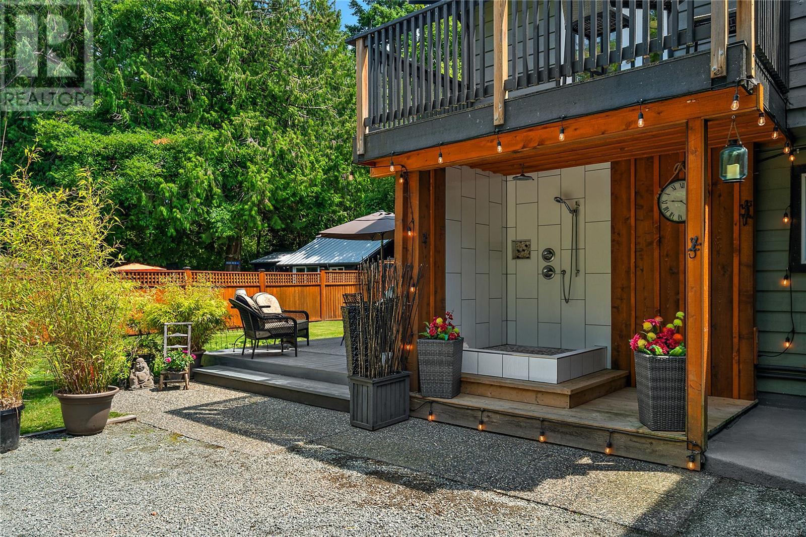 870 Woodcreek Dr, North Saanich