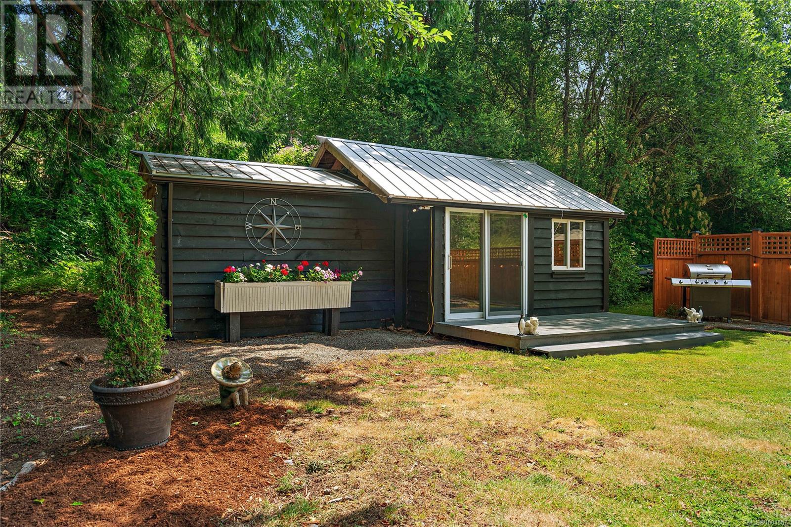 870 Woodcreek Dr, North Saanich