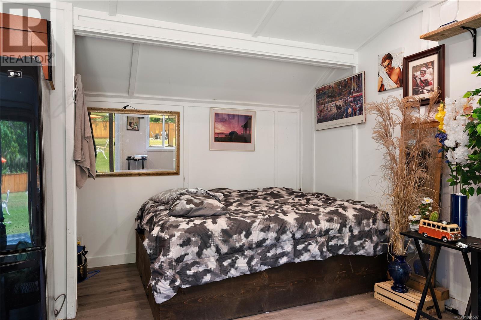 870 Woodcreek Dr, North Saanich