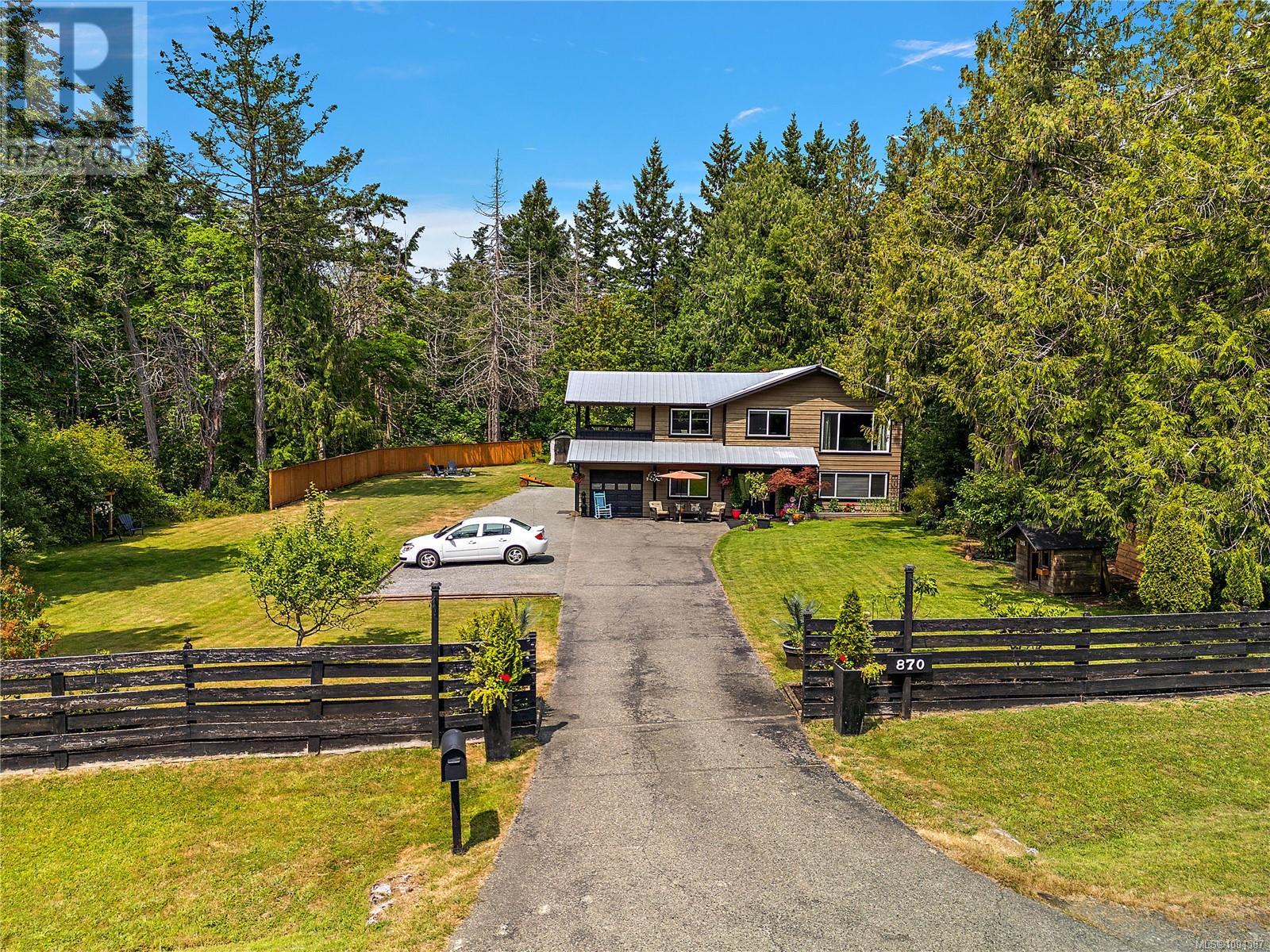 870 Woodcreek Dr, North Saanich