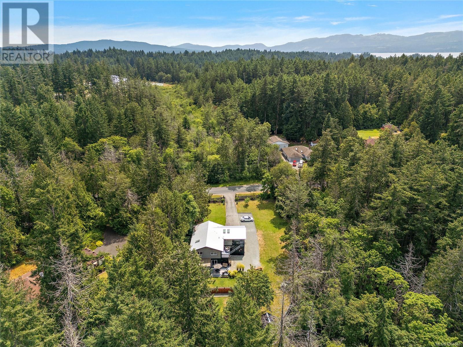 870 Woodcreek Dr, North Saanich