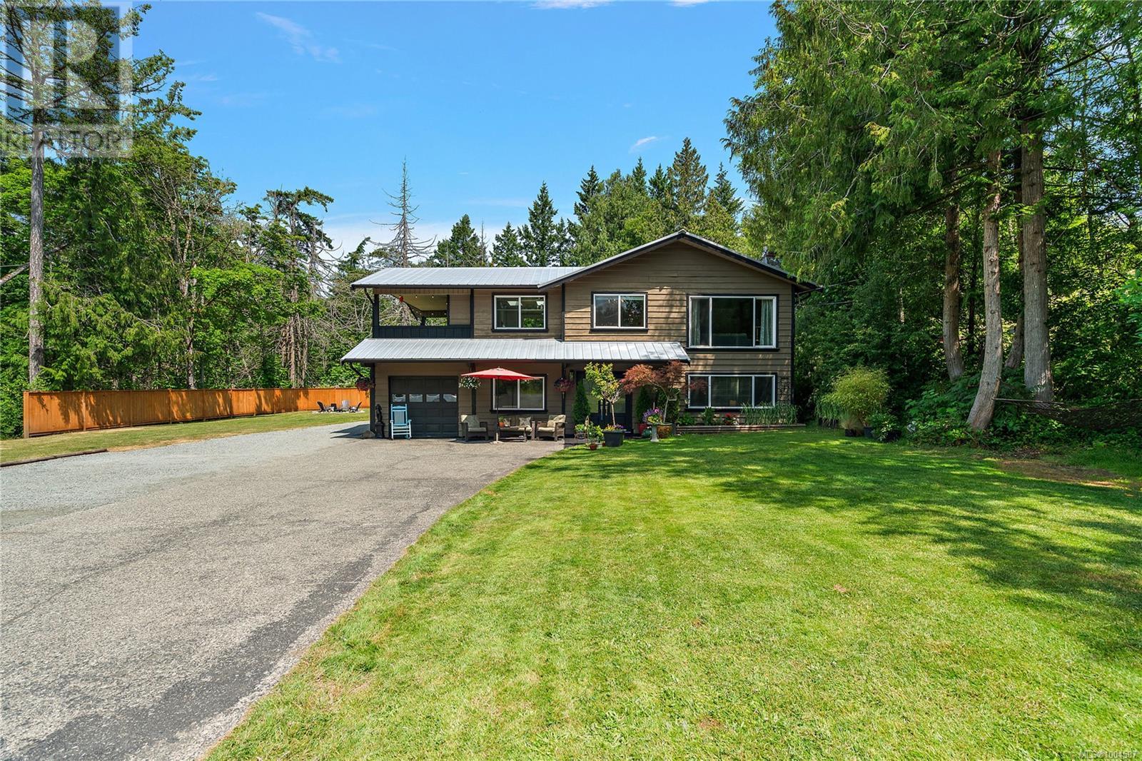 870 Woodcreek Dr, North Saanich