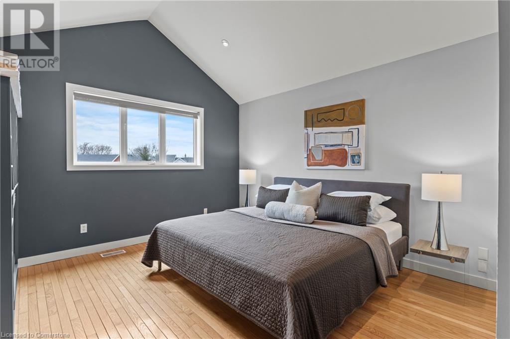 Photo 16 of 39 Morrison Crescent, Grimsby ON