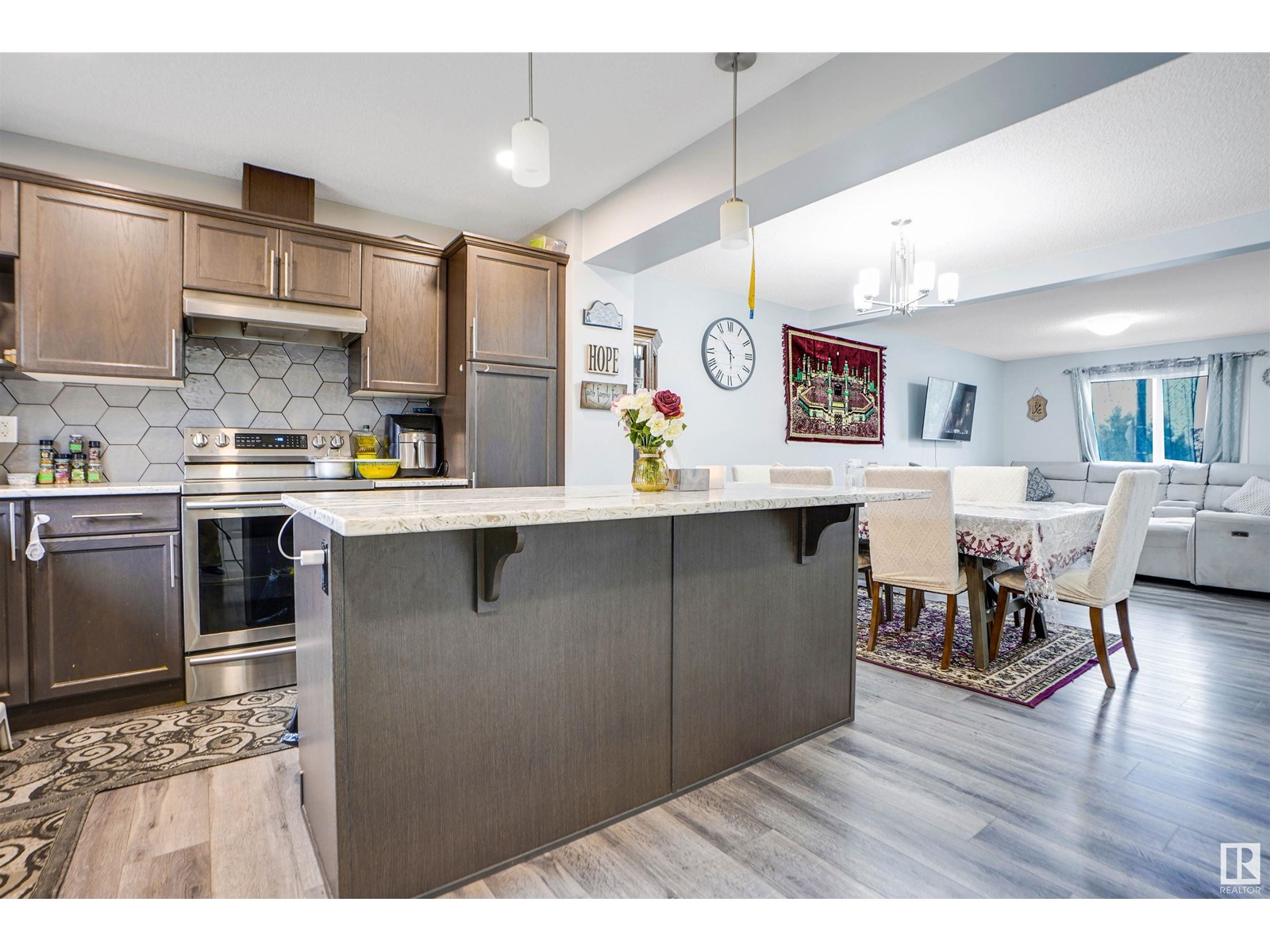 Photo 9 of 2611 14 Av Nw, Edmonton AB
