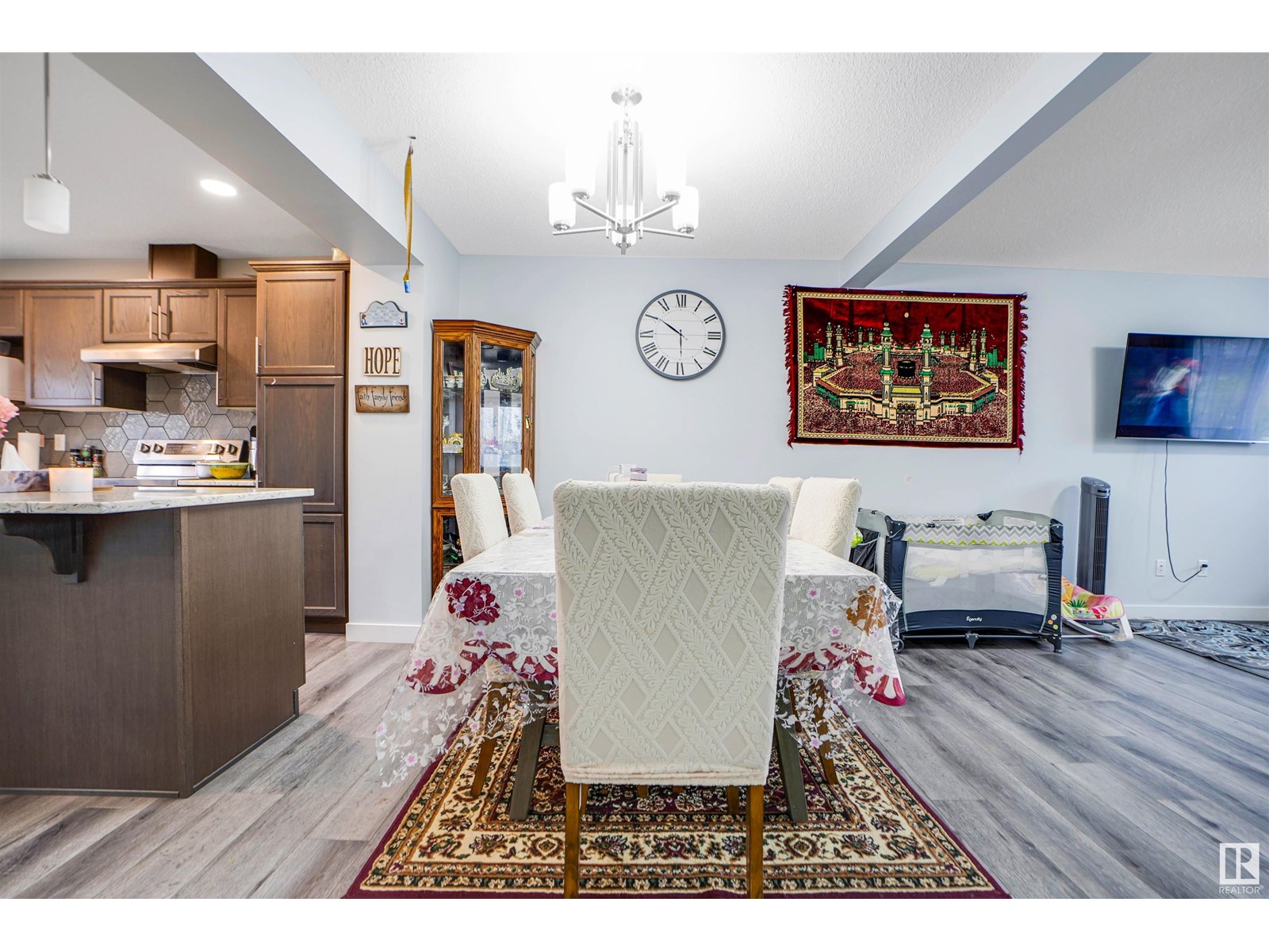 Photo 7 of 2611 14 Av Nw, Edmonton AB