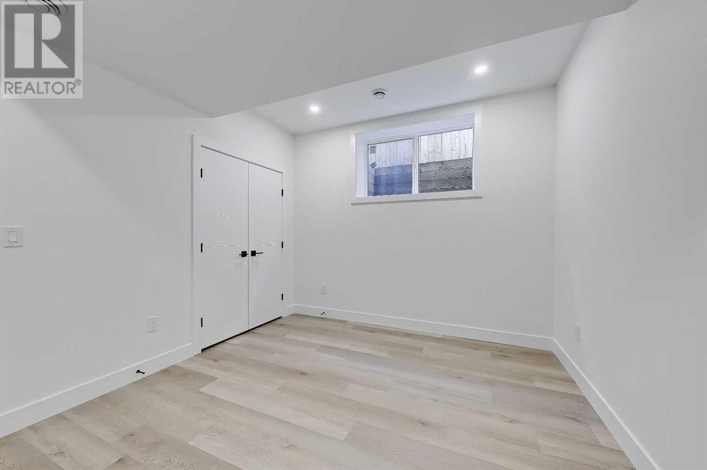 Single Family House for Sale in   Avenue SW North Glenmore Park Calgary 