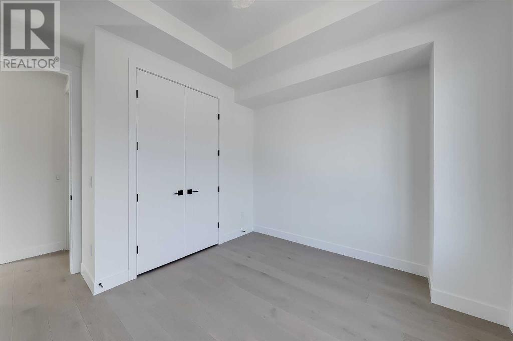 Single Family House for Sale in   Avenue SW North Glenmore Park Calgary 