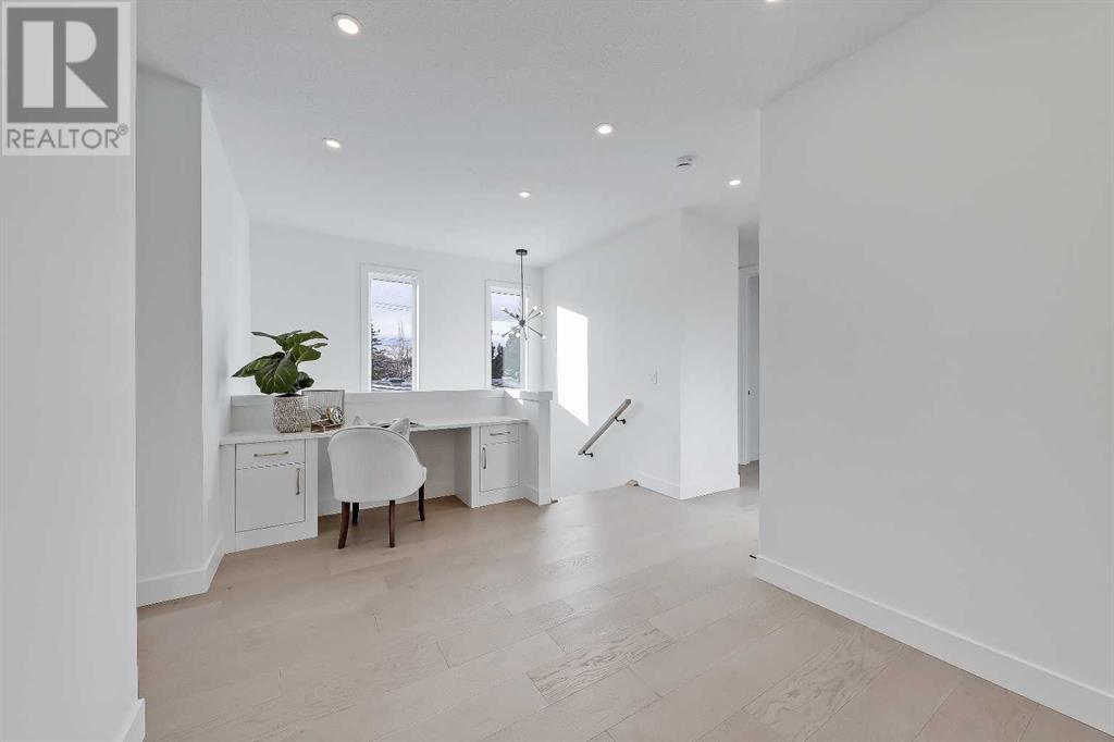 Single Family House for Sale in   Avenue SW North Glenmore Park Calgary 