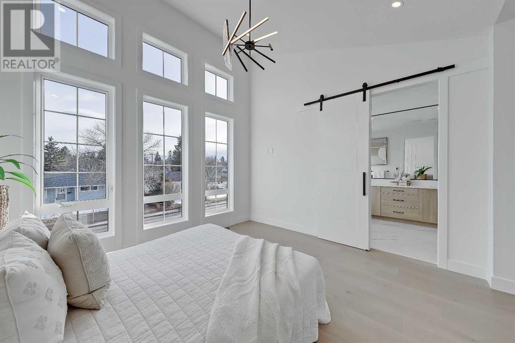 Single Family House for Sale in   Avenue SW North Glenmore Park Calgary 