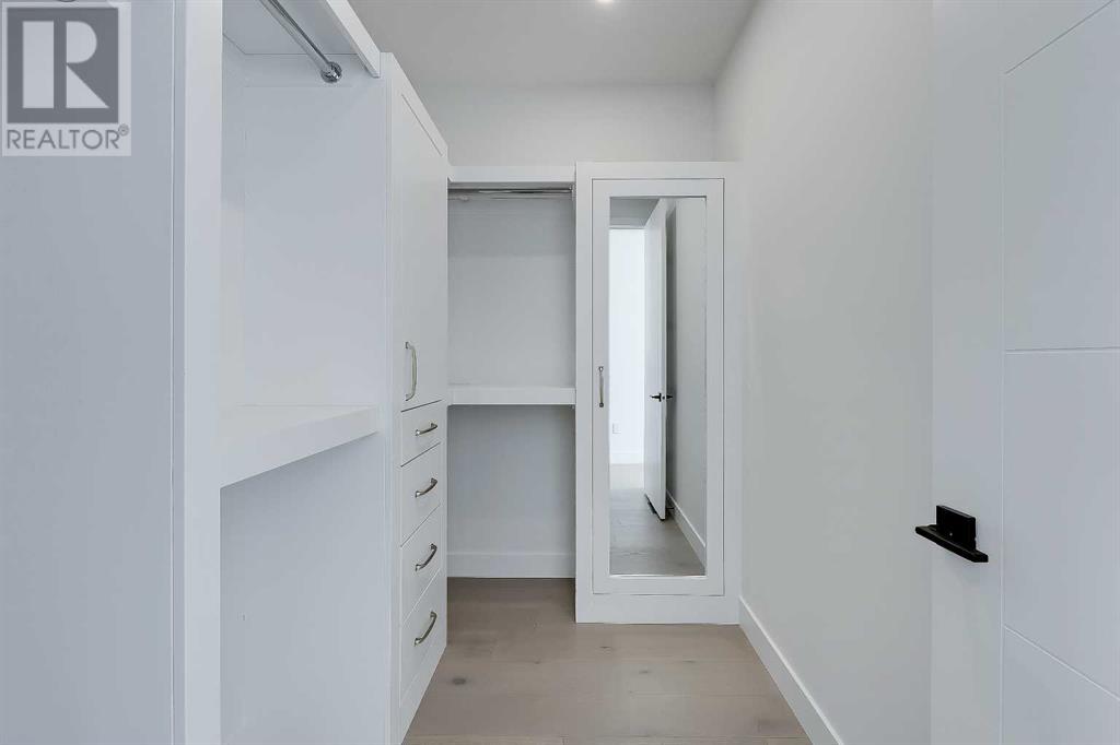 Single Family House for Sale in   Avenue SW North Glenmore Park Calgary 