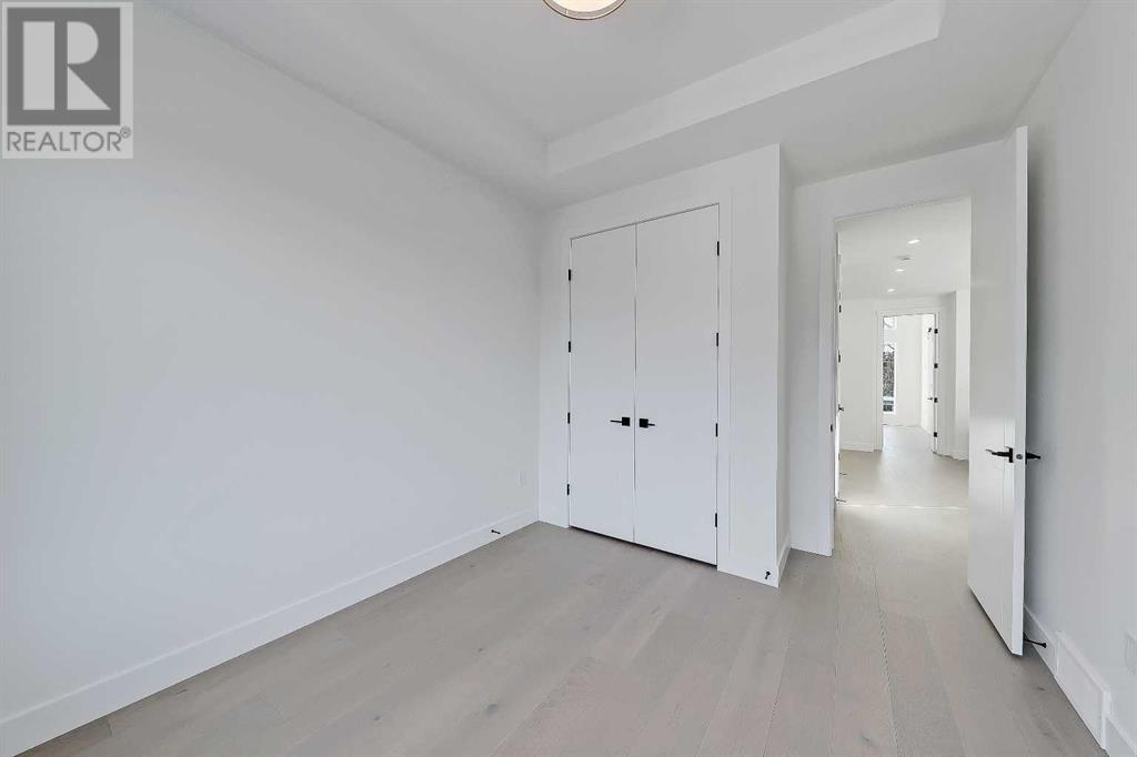Single Family House for Sale in   Avenue SW North Glenmore Park Calgary 