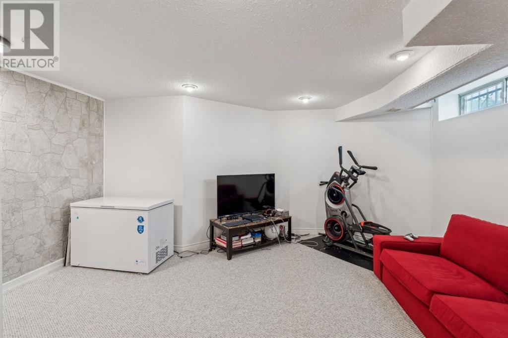 Single Family House for Sale in  Costa Mesa Close NE Monterey Park Calgary 