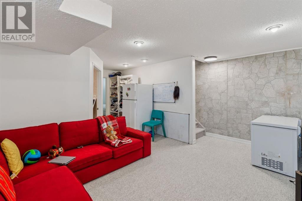 Single Family House for Sale in  Costa Mesa Close NE Monterey Park Calgary 