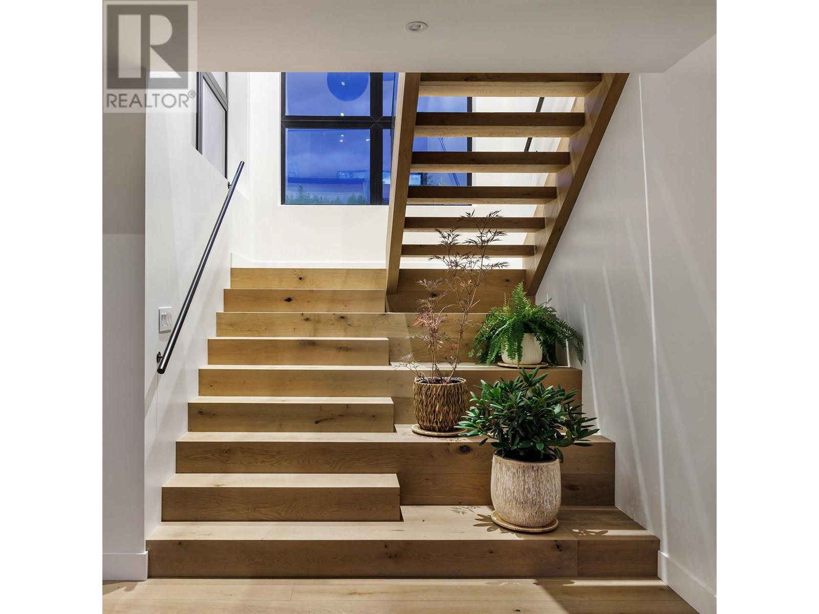  10248 Beacon Hill Drive, Lake Country