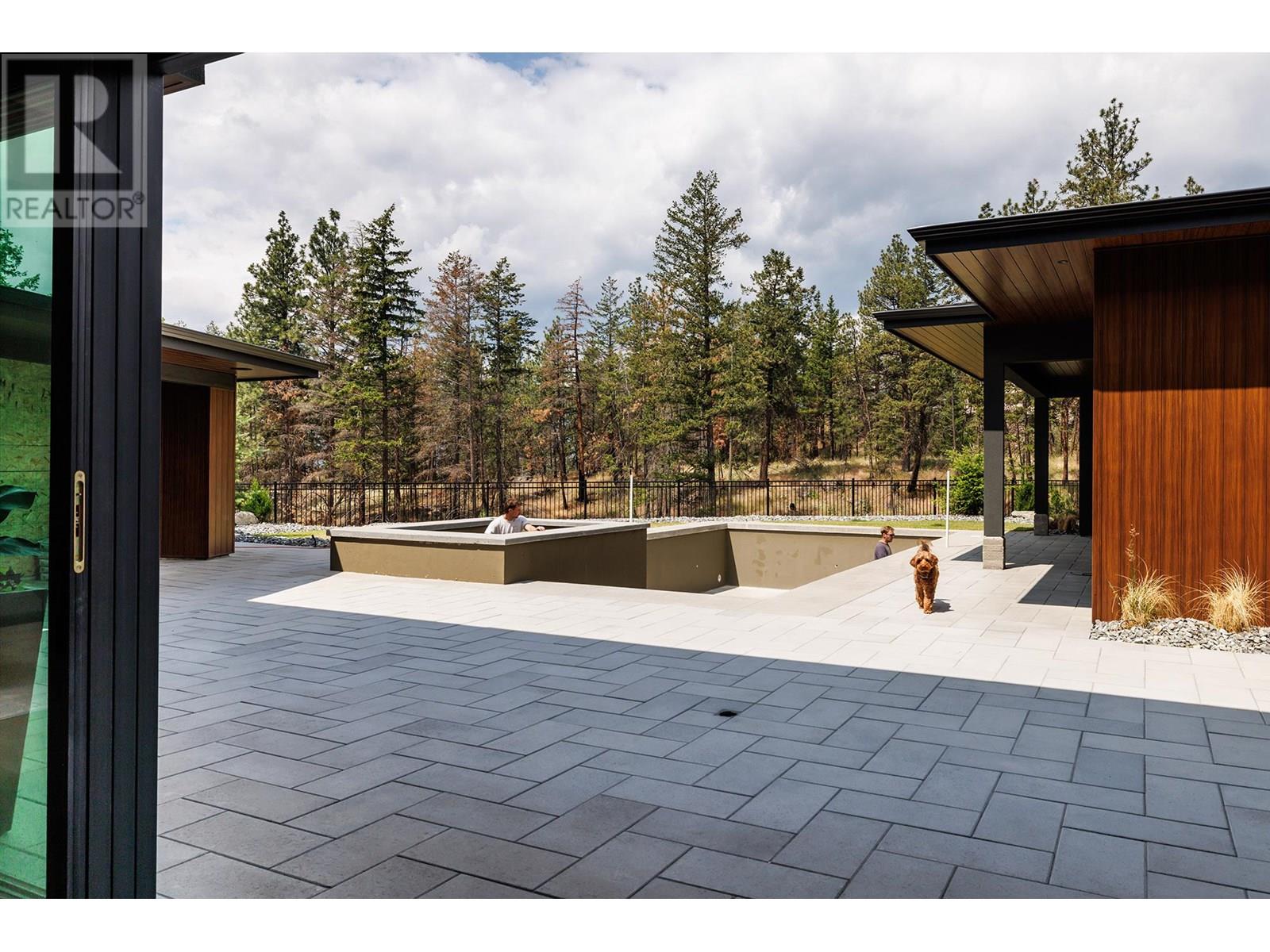  10248 Beacon Hill Drive, Lake Country
