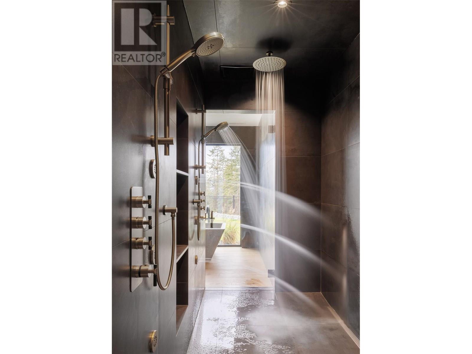  10248 Beacon Hill Drive, Lake Country
